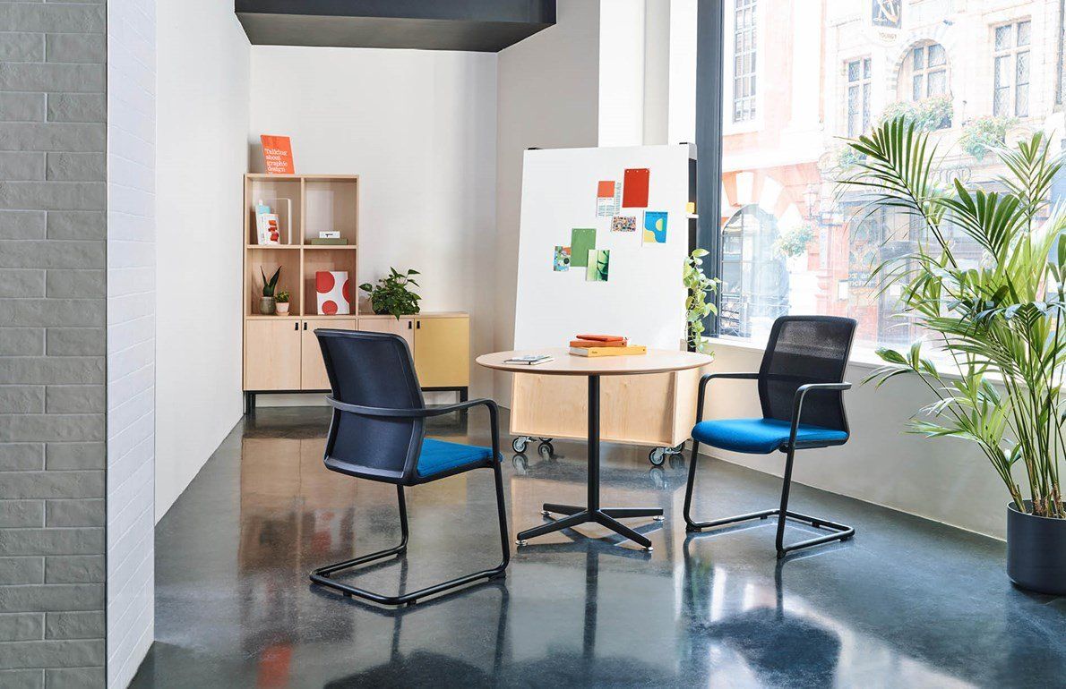 Senator Ad-Lib table, Play storage & Circo cantilever chairs