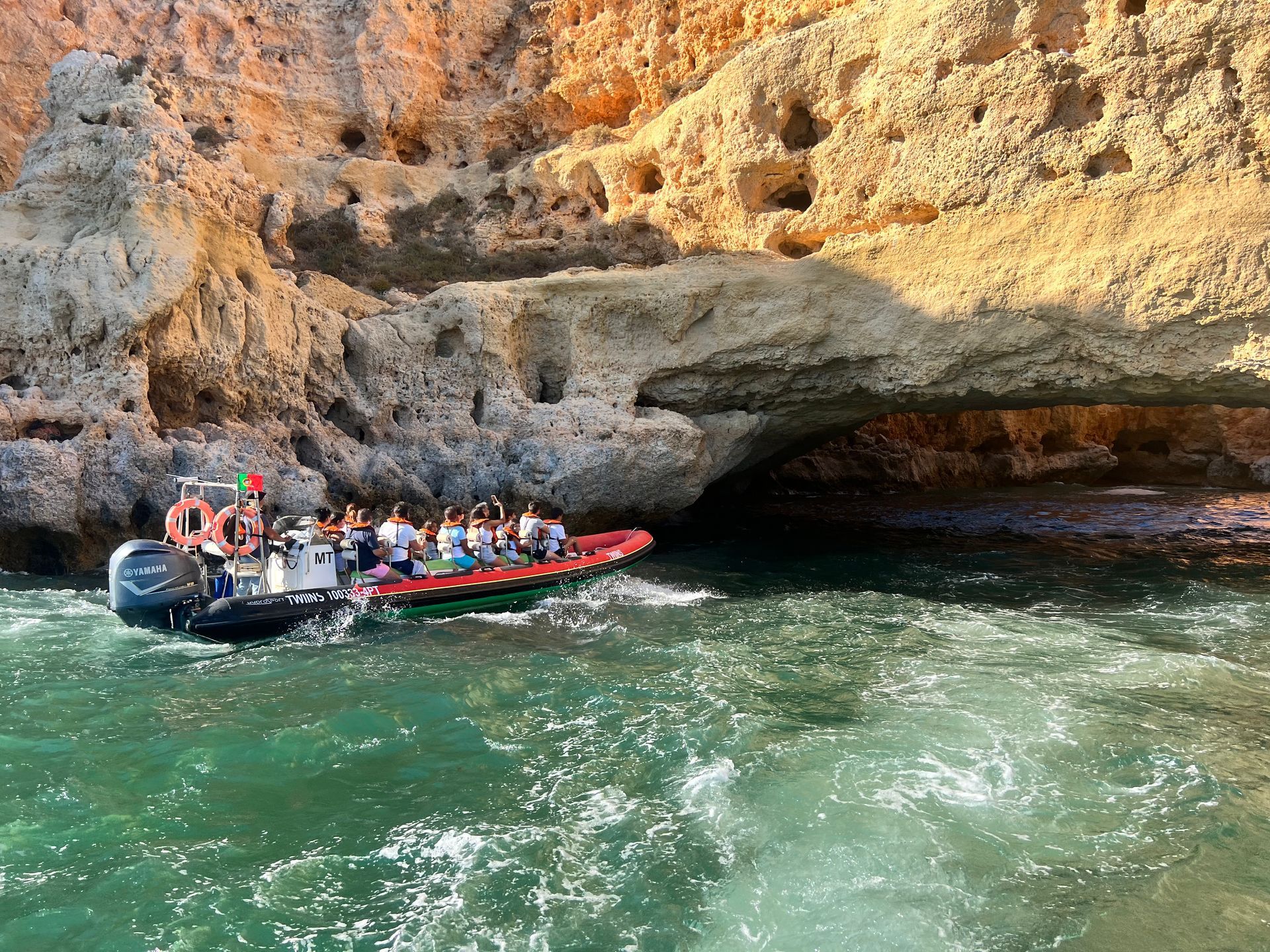 speed-boat benagil cave tour