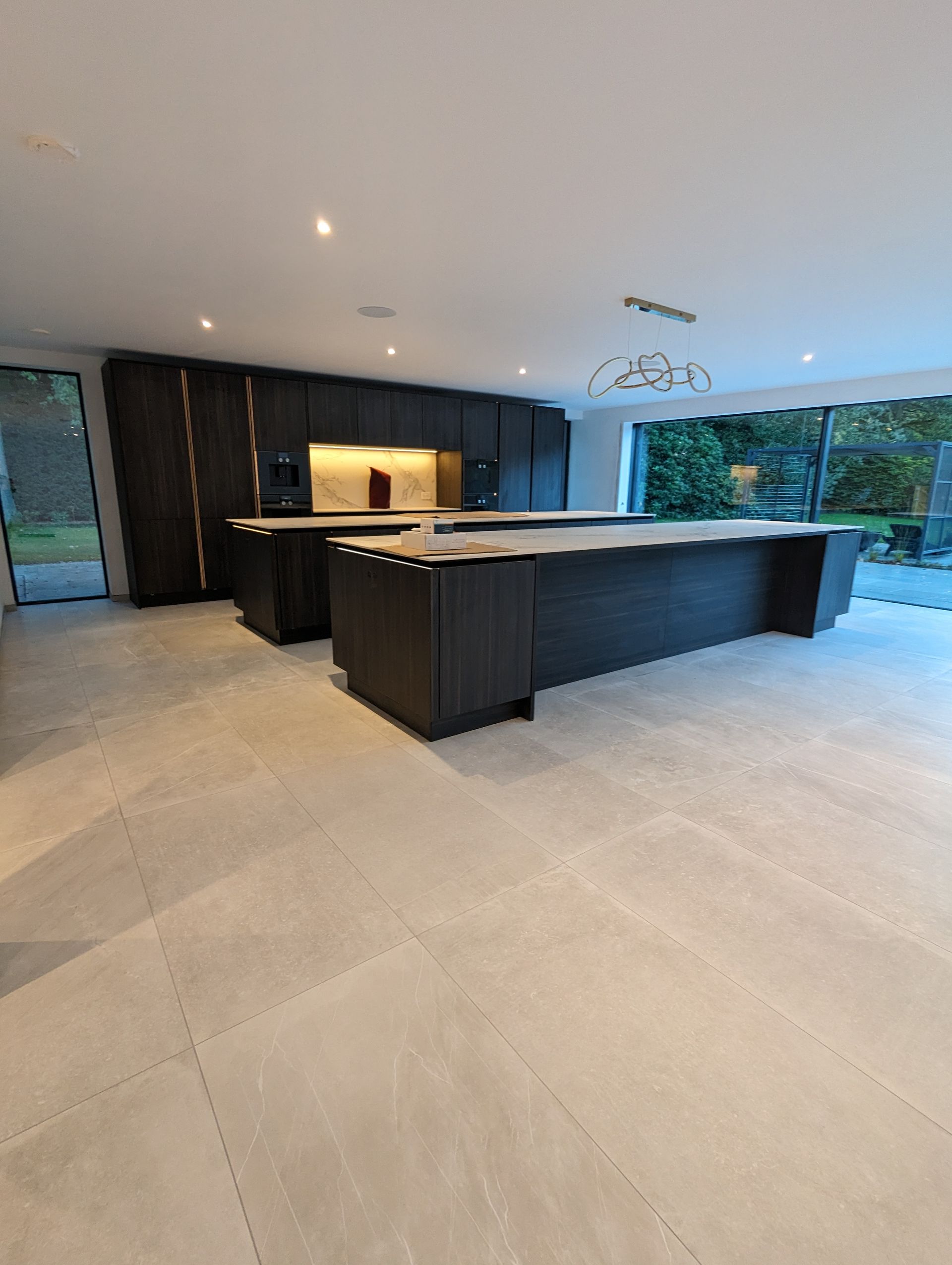 POST-CONSTRUCTION TILE CLEANING SERVICE: LUXURY HOME IN KNUTSFORD, CHESHIRE