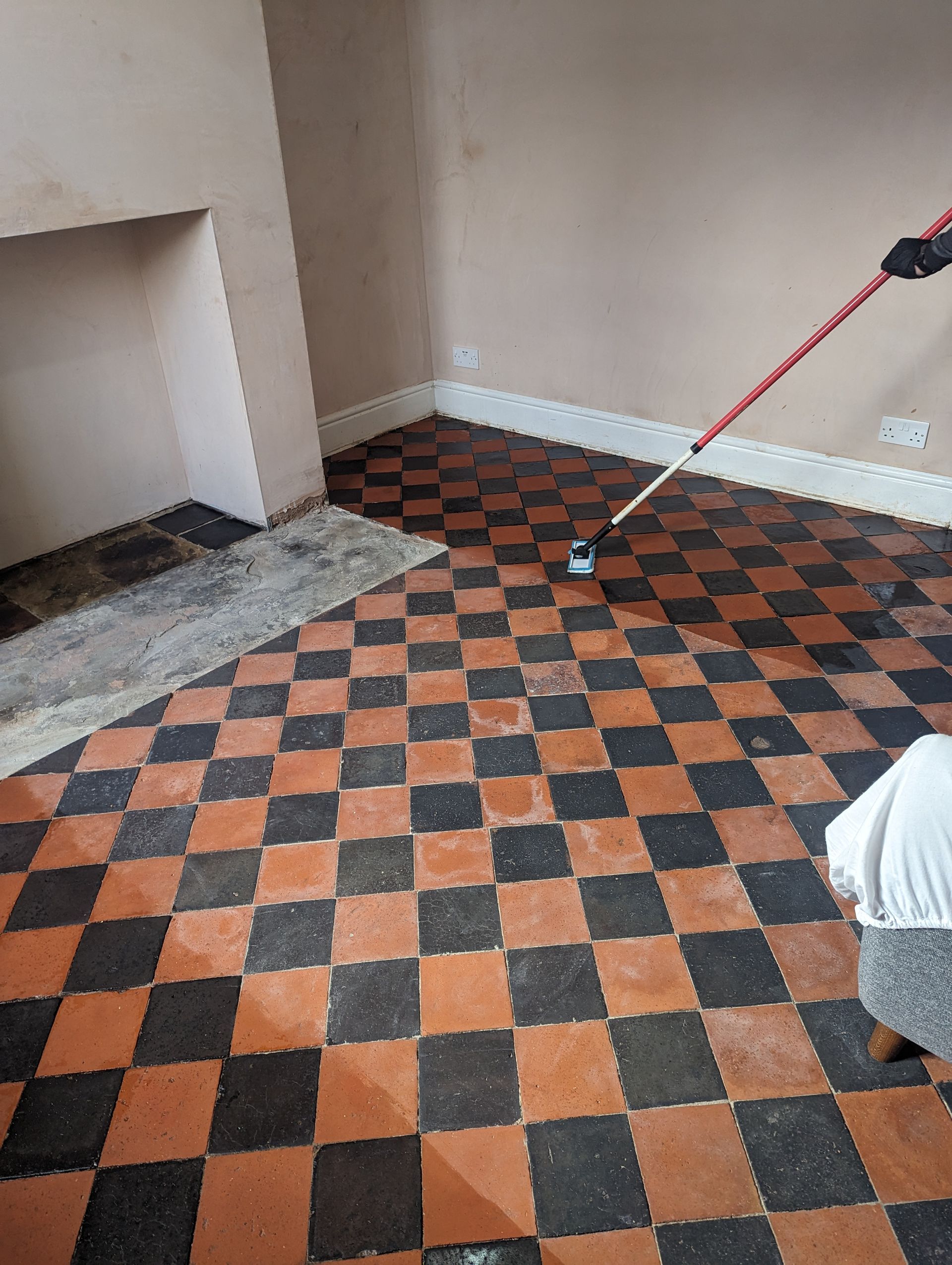 Quarry tile floor restoration deep cleaning sealing wax removal in Greater Manchester. We are based in Hindley, Wigan, but cover also Liverpool, Lancashire and Derbyshire areas. Sealing with Fila StonePlus. 