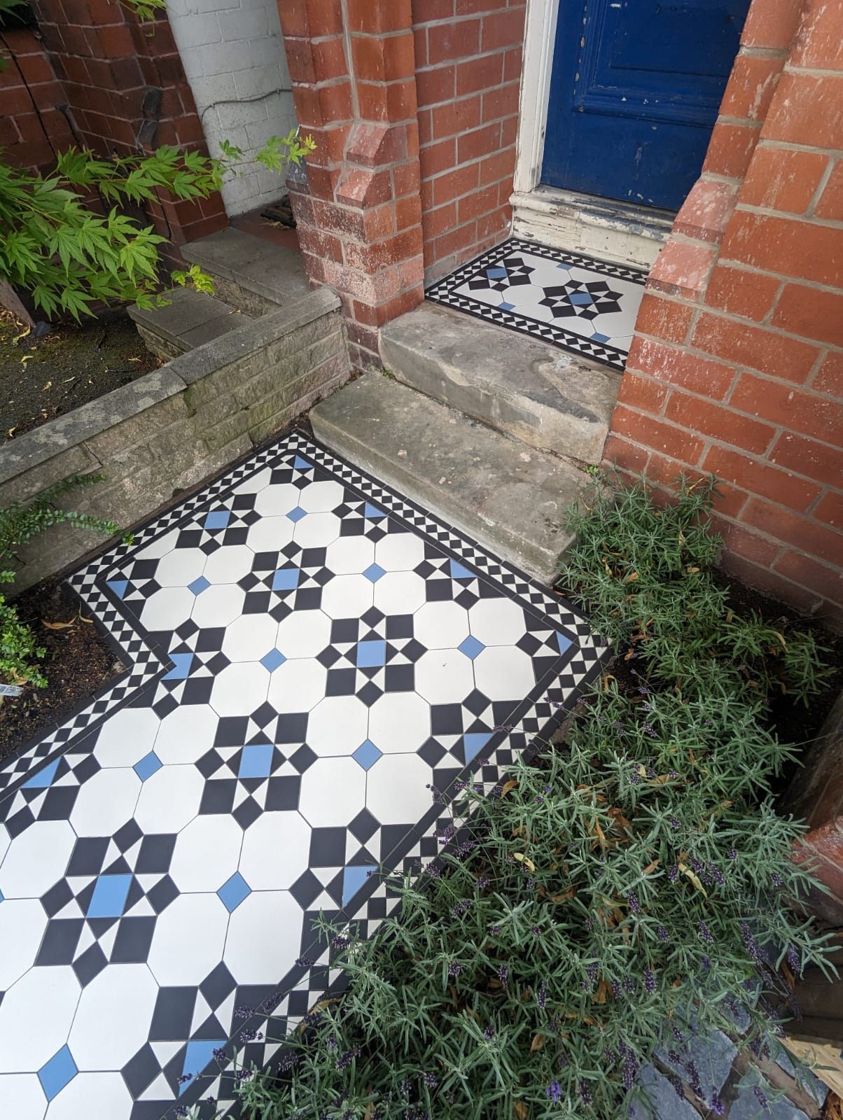 VICTORIAN TILED FRONT GARDEN PATH DEEP CLEANING AND SEALING IN SALE, GREATER MANCHESTER