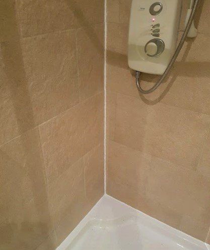 shower tiles and grout cleaning in salford