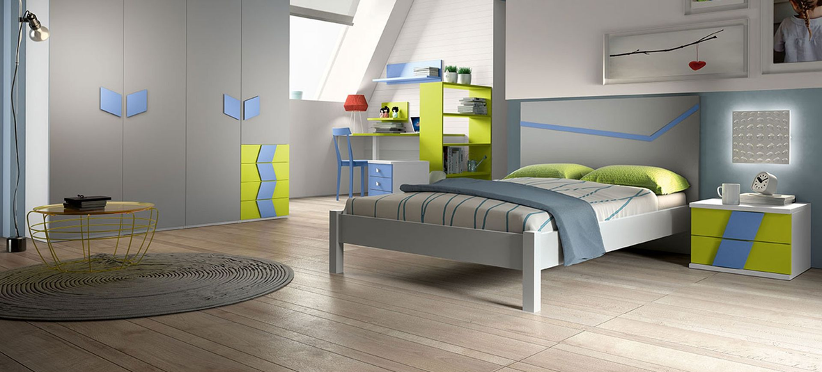 Cucina moderna con finiture in legno e pietra, pensili lineari ed elettrodomestici integrati.