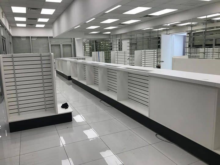 DISEÑO Y PROYECCIÓN - commercial wooden display case