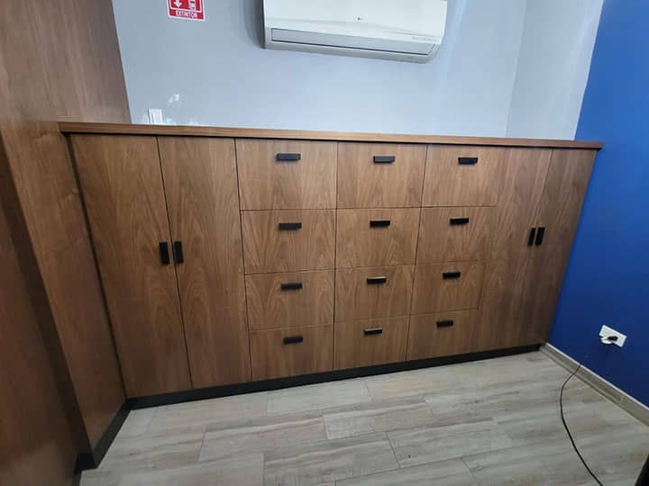 DISEÑO Y PROYECCIÓN - Credenza comercial