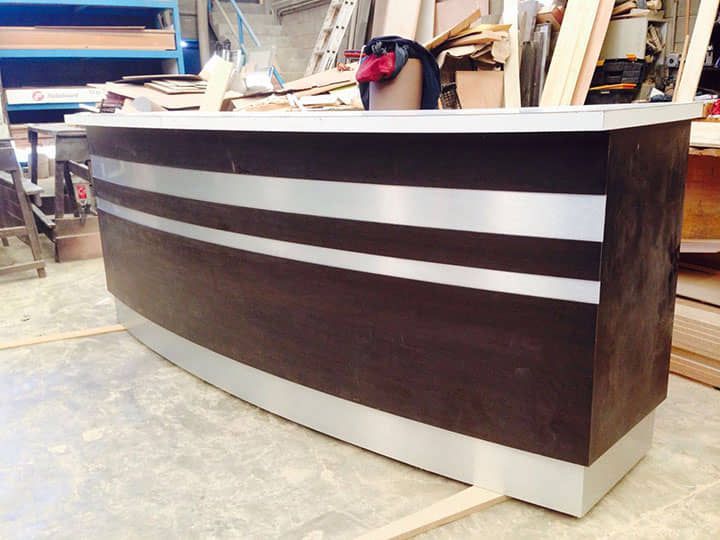 DISEÑO Y PROYECCIÓN - Curved Recepcion Desk