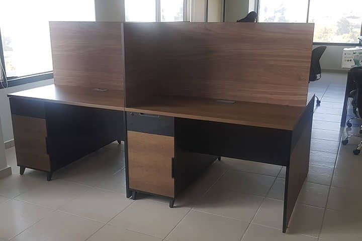 DISEÑO Y PROYECCIÓN - Escritorio con Mampara