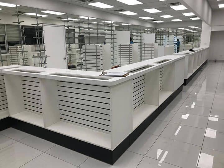 DISEÑO Y PROYECCIÓN - Mostrador de melamina