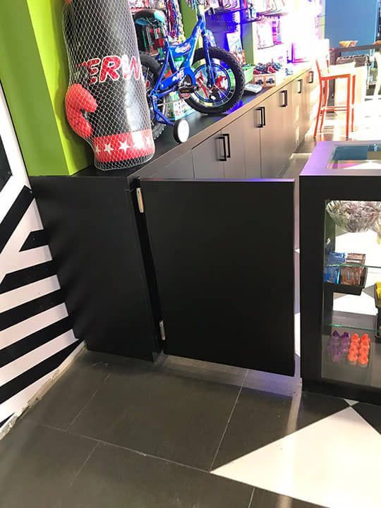 DISEÑO Y PROYECCIÓN - Puerta doble abatimiento 