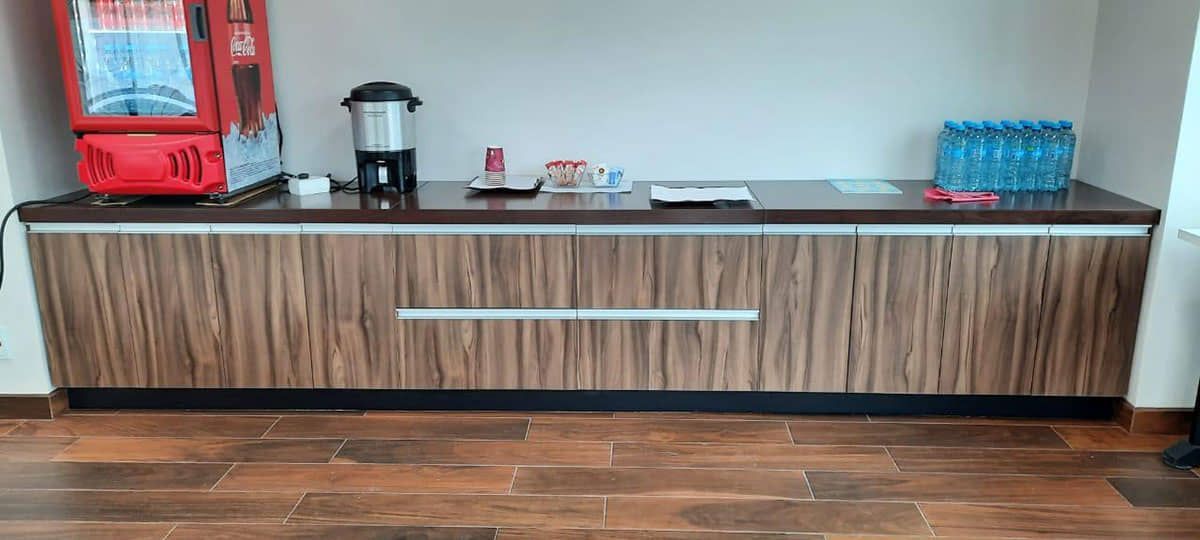 DISEÑO Y PROYECCIÓN - Credenza de madera