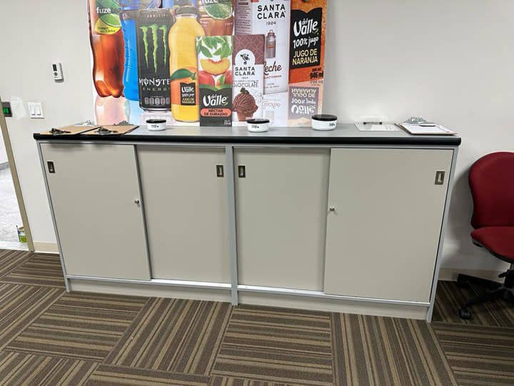 DISEÑO Y PROYECCIÓN - Credenza puertas corredizas, puertas corredizas con chapa