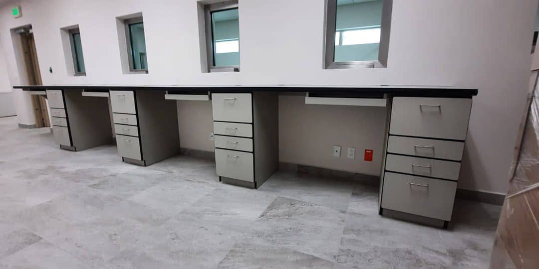 DISEÑO Y PROYECCIÓN - Escritorios de resguardo de dinero