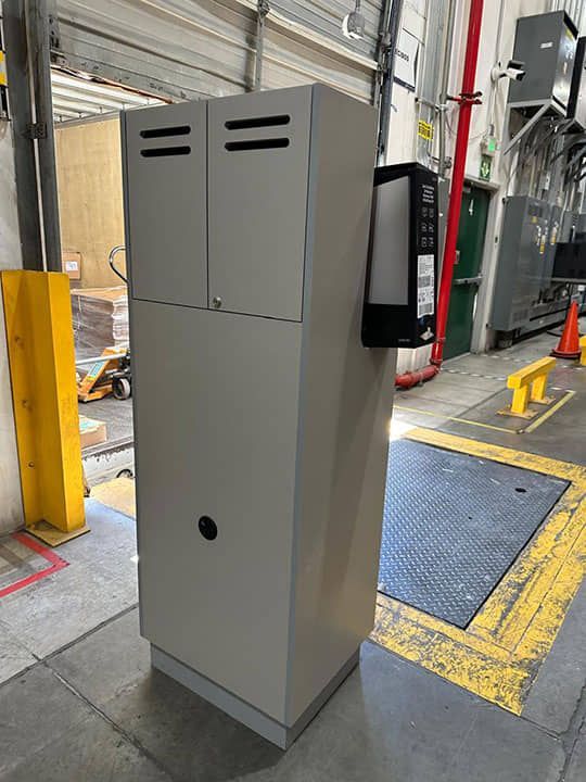 DISEÑO Y PROYECCIÓN - Gabinete industrial para computadora, área de resguardo, monitor