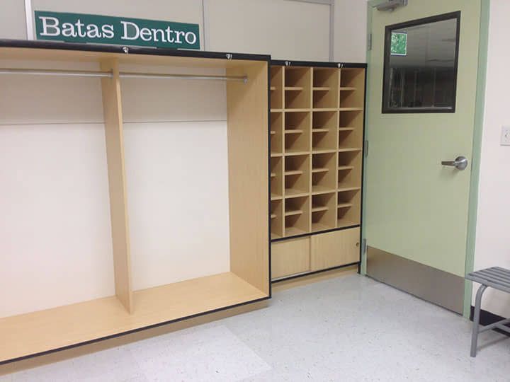 DISEÑO Y PROYECCIÓN - Gabinete industrial para colgar ropa