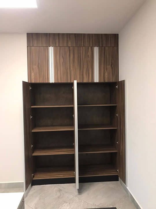 DISEÑO Y PROYECCIÓN - Gabinete para oficina de madera