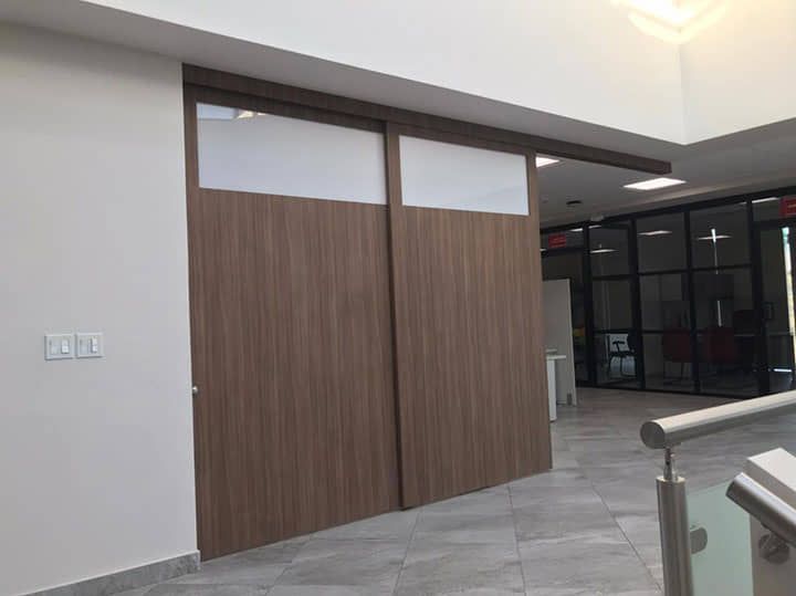 DISEÑO Y PROYECCIÓN - Puertas corredizas industriales, mampara industrial, mampara corrediza