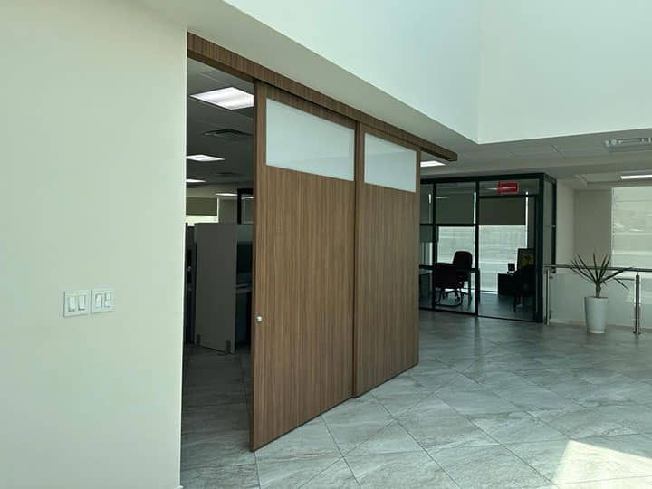 DISEÑO Y PROYECCIÓN - Puertas corredizas con acrílico