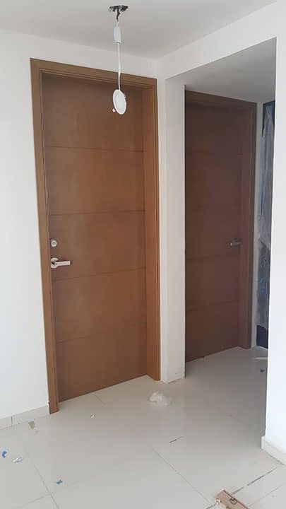 DISEÑO Y PROYECCIÓN - Puerta con canal de madera