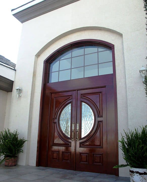 DISEÑO Y PROYECCIÓN - Puerta Gigante, puerta grande, puerta con vitral, puerta vitral, puerta con vidrio