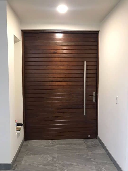 DISEÑO Y PROYECCIÓN - Puertas de madera, puertas con pivote, pivot entrance door, wood pivot doors