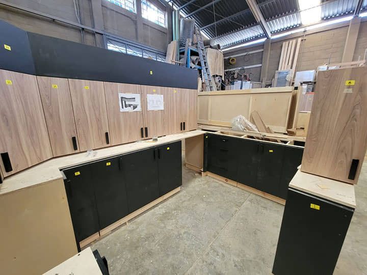 DISEÑO Y PROYECCIÓN - Cocinas pre ensambladas, cocinas por paquete, cocinas listas para instalar