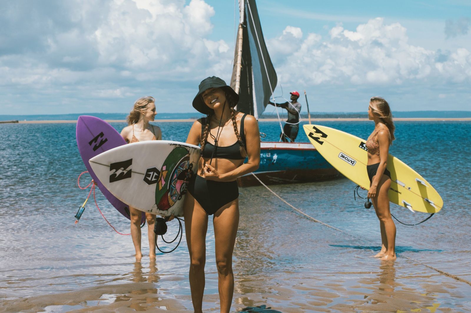 Ponta Do Ouro provides with amazing conditions for surfing for both the novice and the expert surfer. Good wind direction, crystal clear waters and world class waves are the main contributors to this stunning adventure.