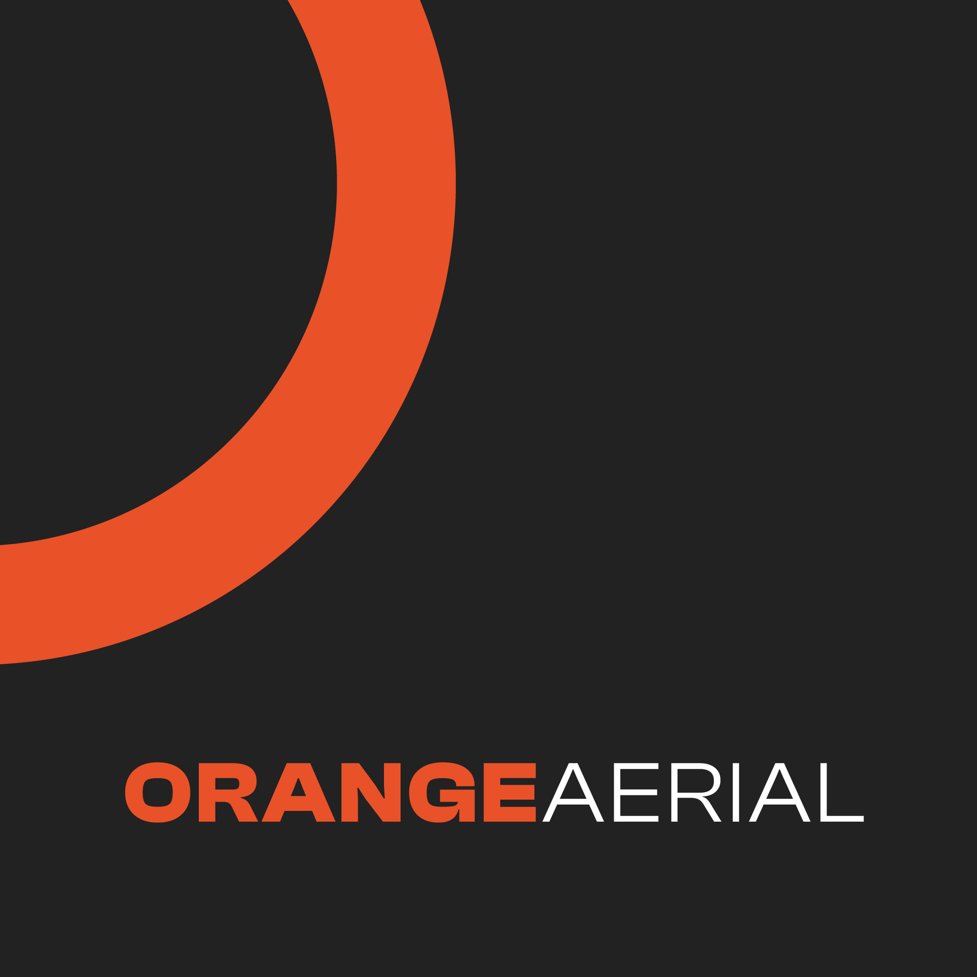 Logoen til Orange Aerial på sort bakgrunn.