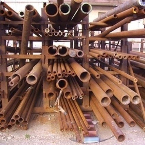 cilindri metallici vuoti di vario spessore