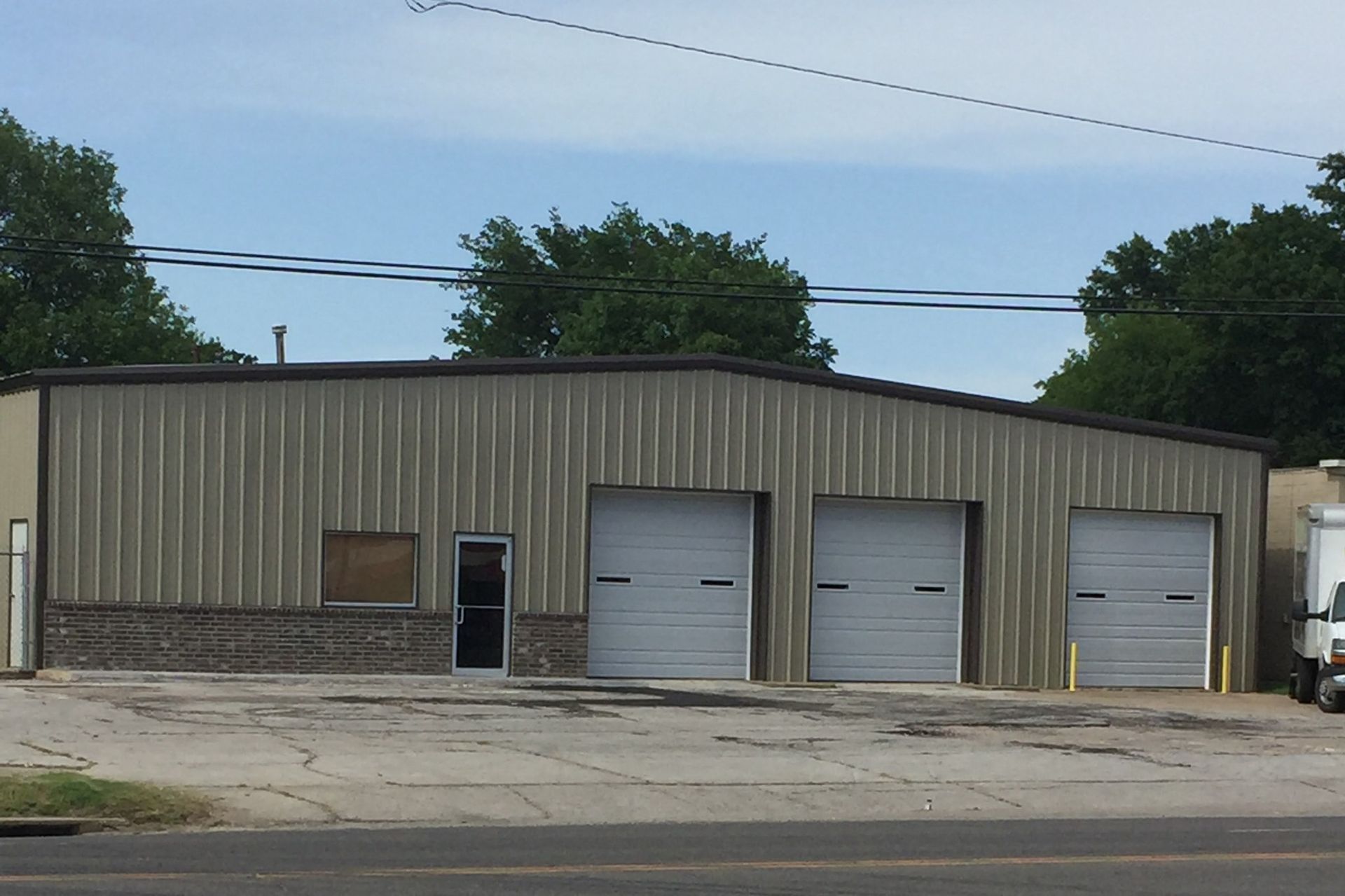 House With Closed Garage | Wagoner, OK | Wagoner Glass & Fence