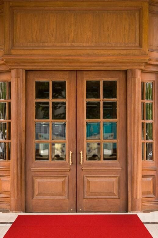 MADERERÍA Y MATERIALES RARÁMURI - PUERTAS DE MADERA AL EXTERIOR