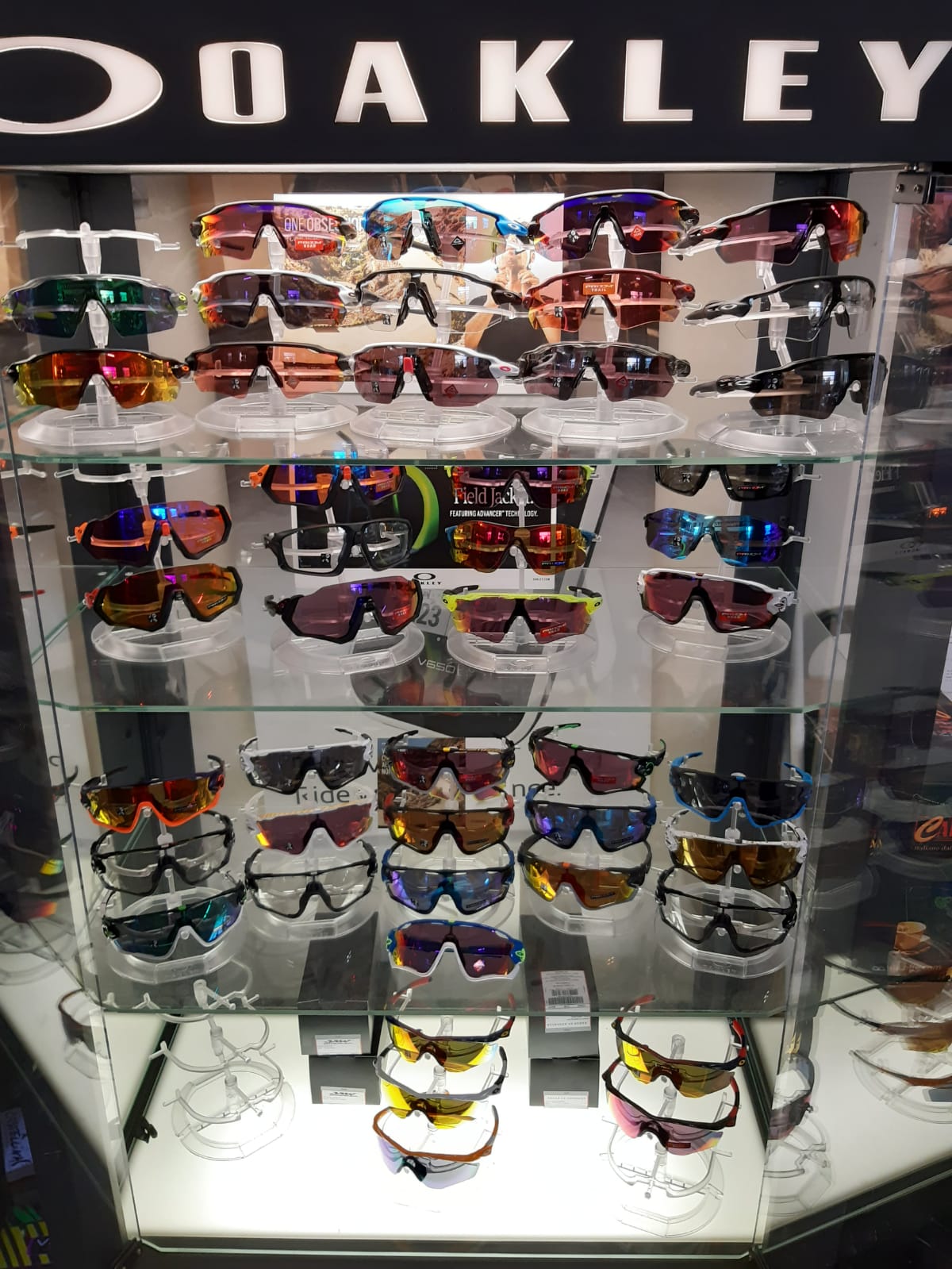 Occhialin Oakley batteria