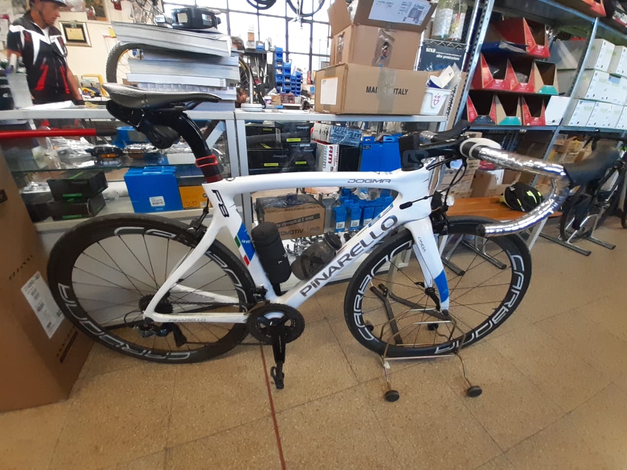 PINARELLO F8 MISURA 54 EDIZIONE LIMITATA CON SHIMANO DURACE MECCANICO 11-28 E RUOTE TUFO CARBONA 42MM PREZZO 2000.00€