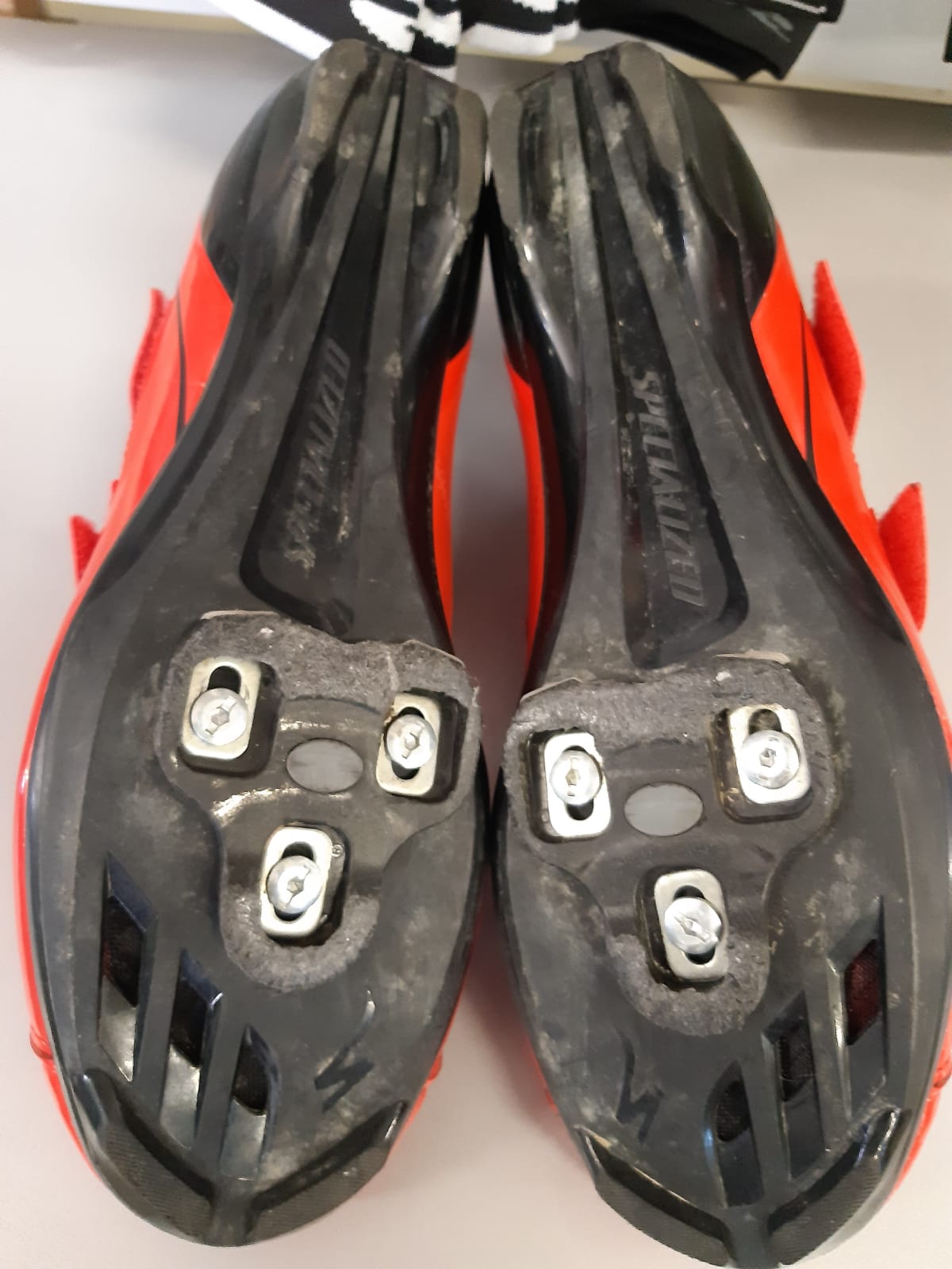 SCARPE SPECIALIZED SPORT RD MISURA 44 CON ATTACCHI KEO NERI CHIUSURA A STRAPPO PREZZO 40.00€