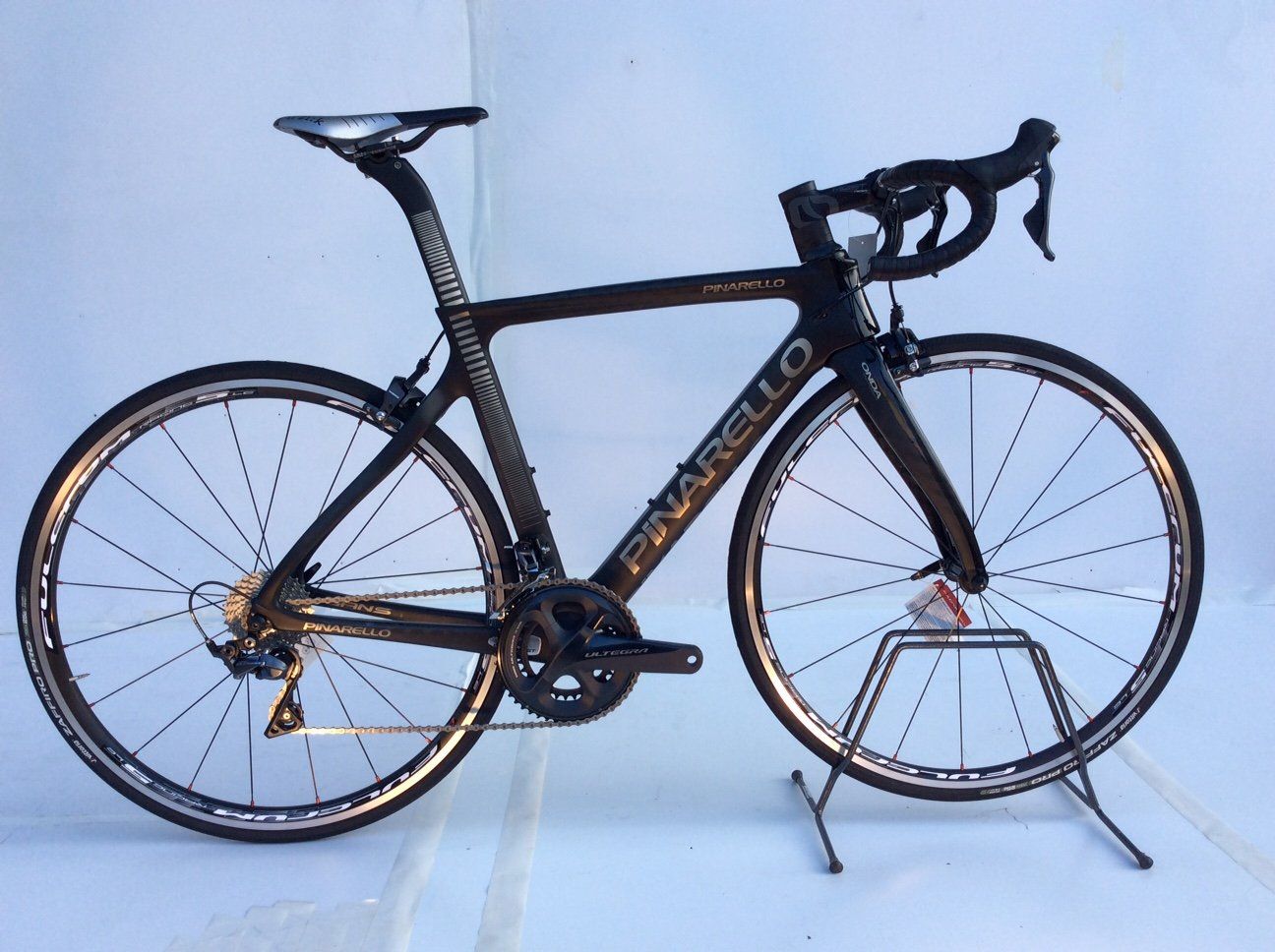 Pinarello - bicicletta con telaio in fibra di carbonio