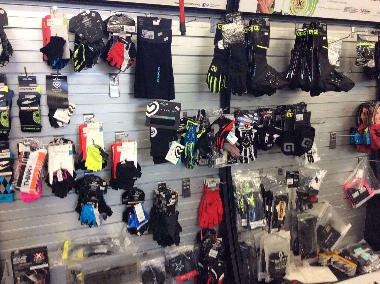 Accessori in tantissimi colori e tipologie di guanti da ciclismo