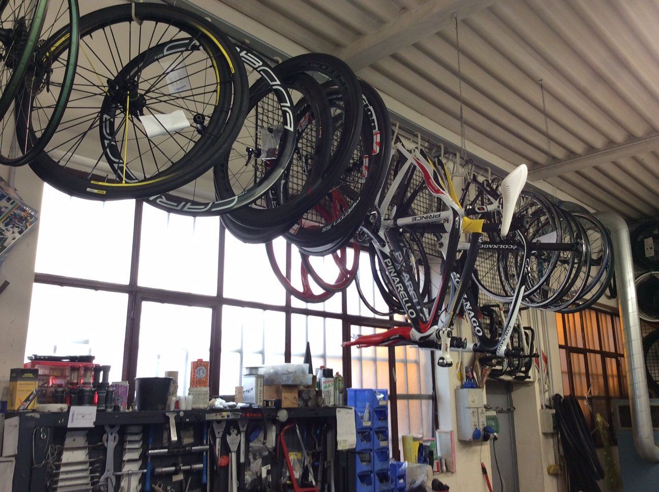 Assortimento di cerchi e ruote bici