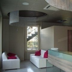 living room con controsoffitto