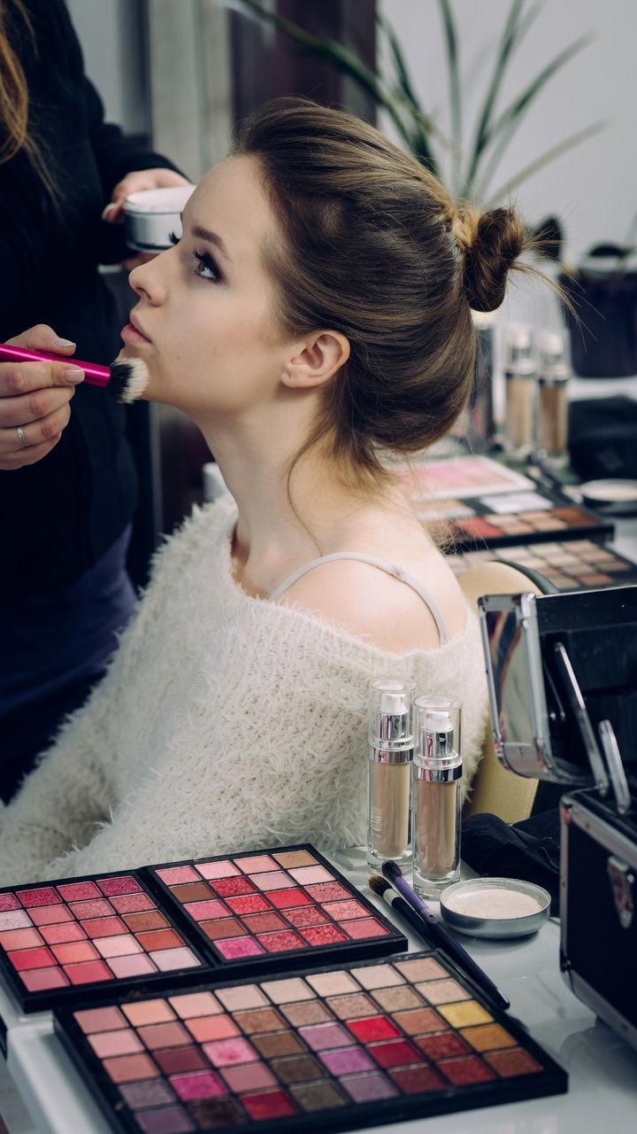 Postmortale make‑up en airbrush bij een overledene