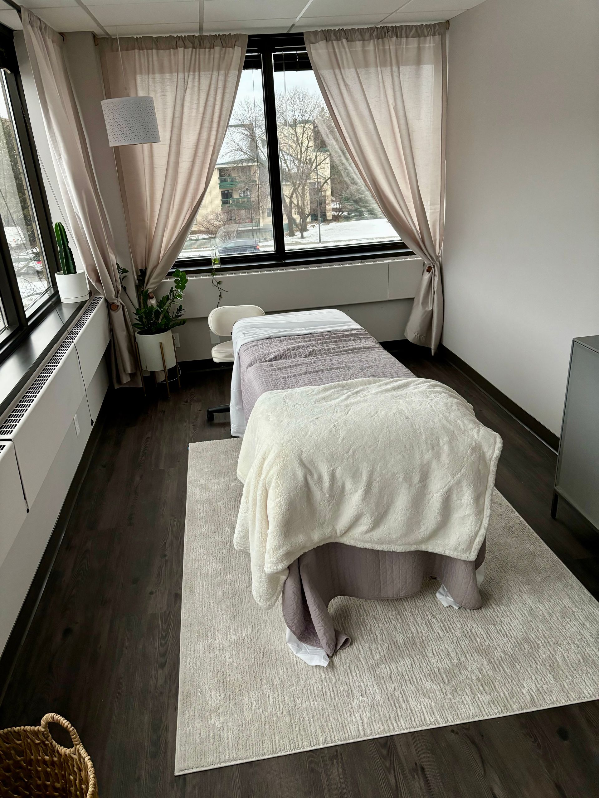 wellness, provider, acupuncture, holistic, nurse practitioner, HRT, hormones