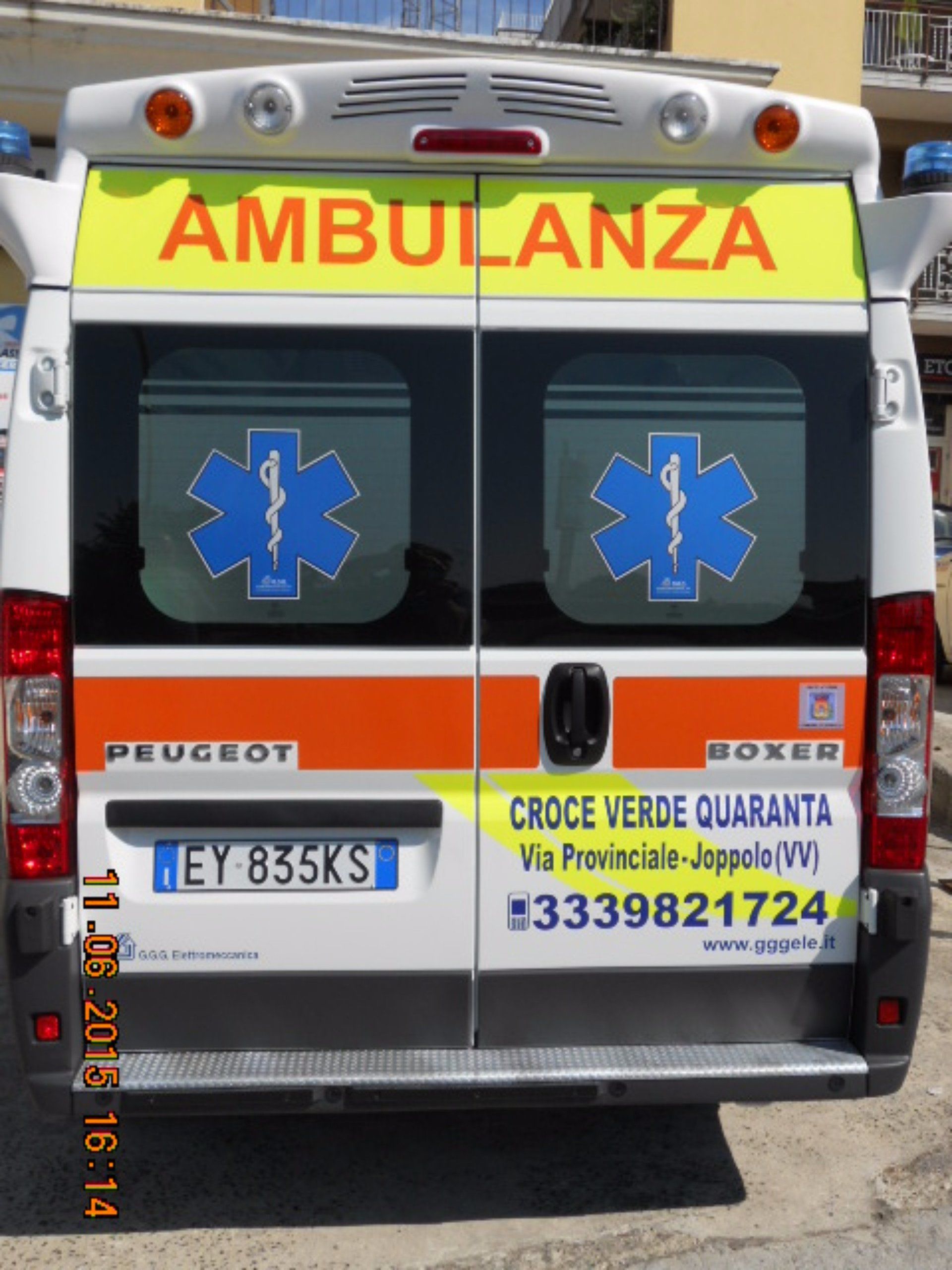 Vista posteriore dell’ambulanza