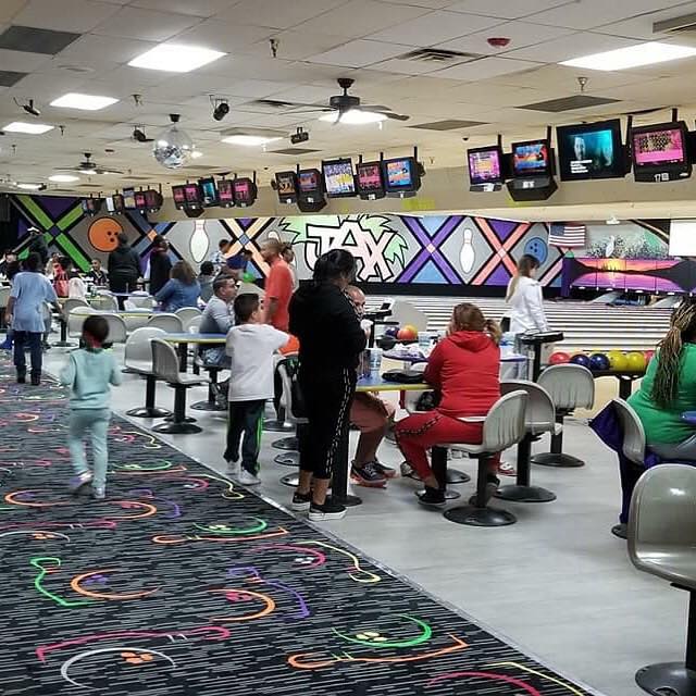 Karaoke Jacksonville, FL Jax Lanes Bowling Center