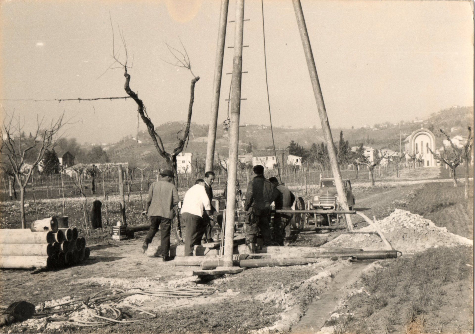 foto storica realizzazione pozzi
