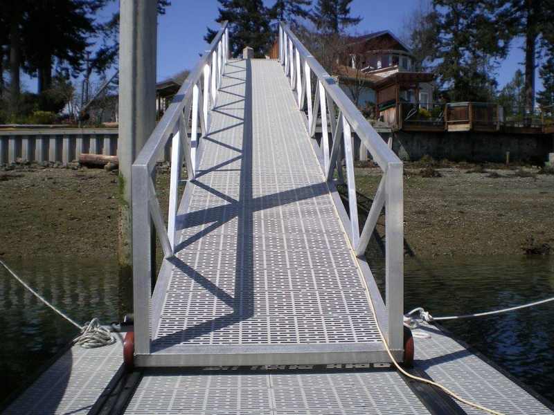 Gangway 3 — Dock