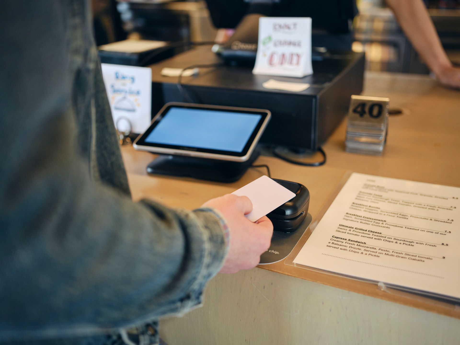 Area ricevitoria Curreri Cafè