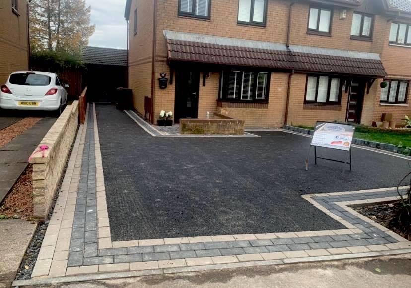 Quality tarmac driveway with monblock edging