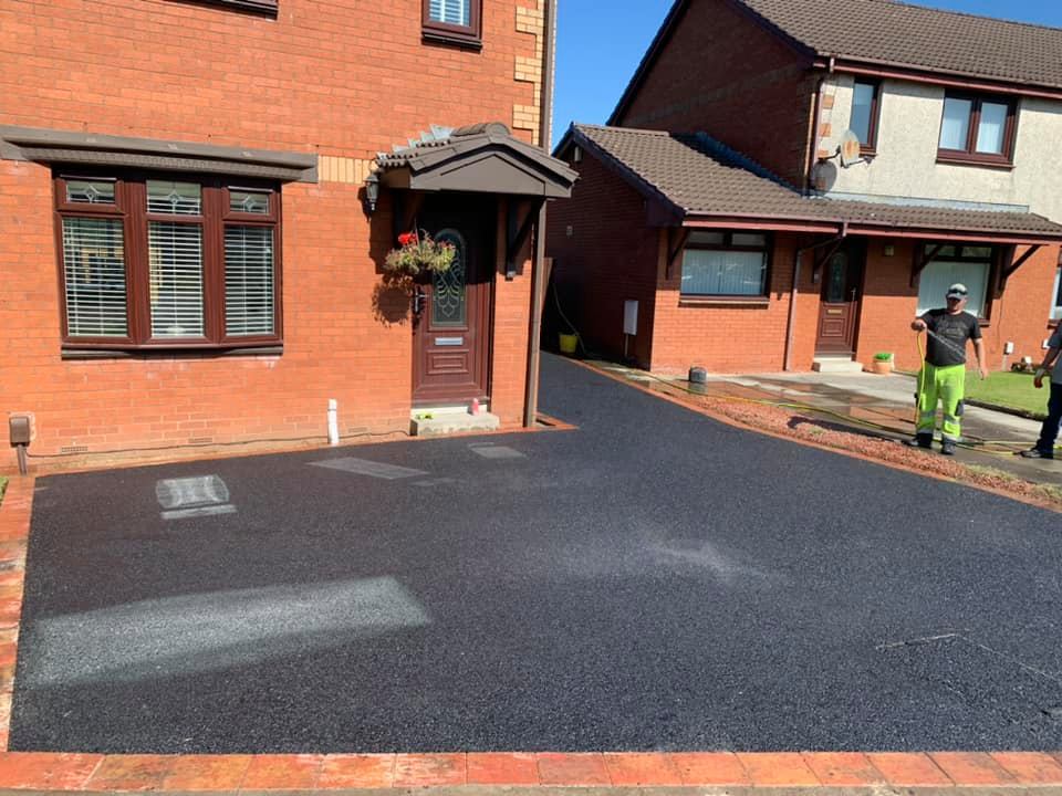 Quality tarmac driveway with monblock edging