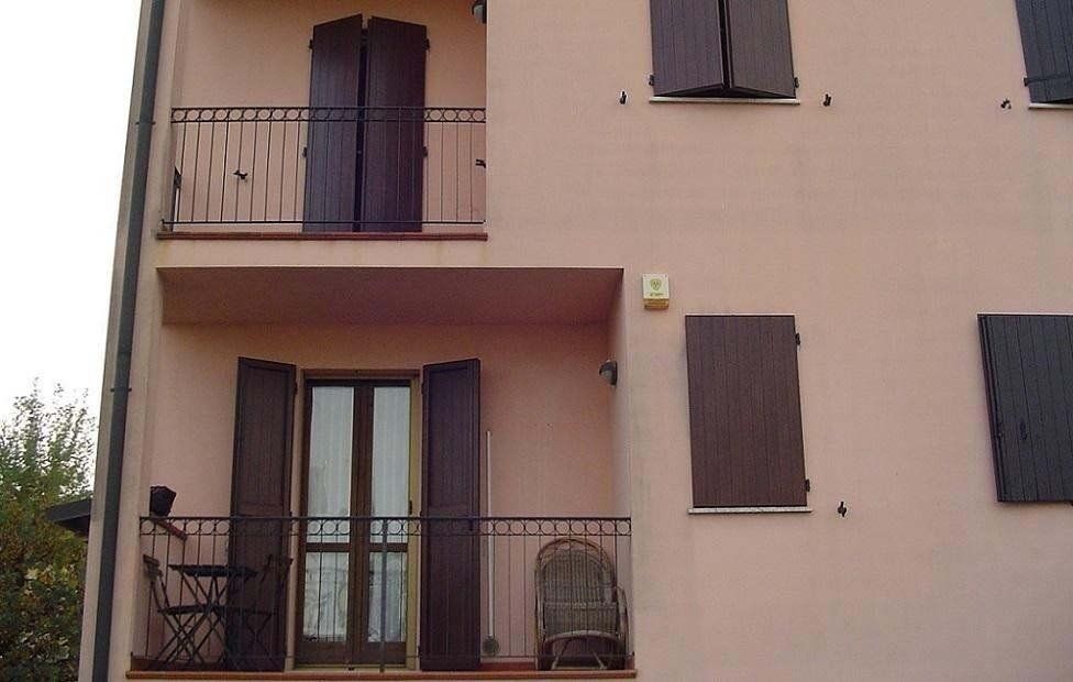 Balconi con portefinestre