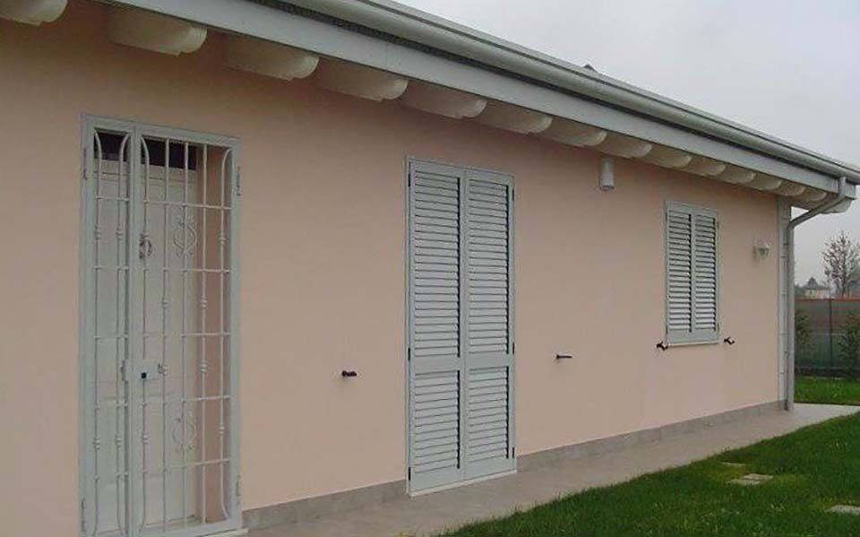 Persiane chiuse bianche