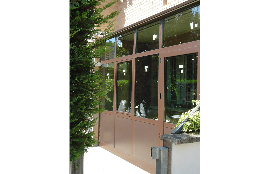 Portone metallo e vetro