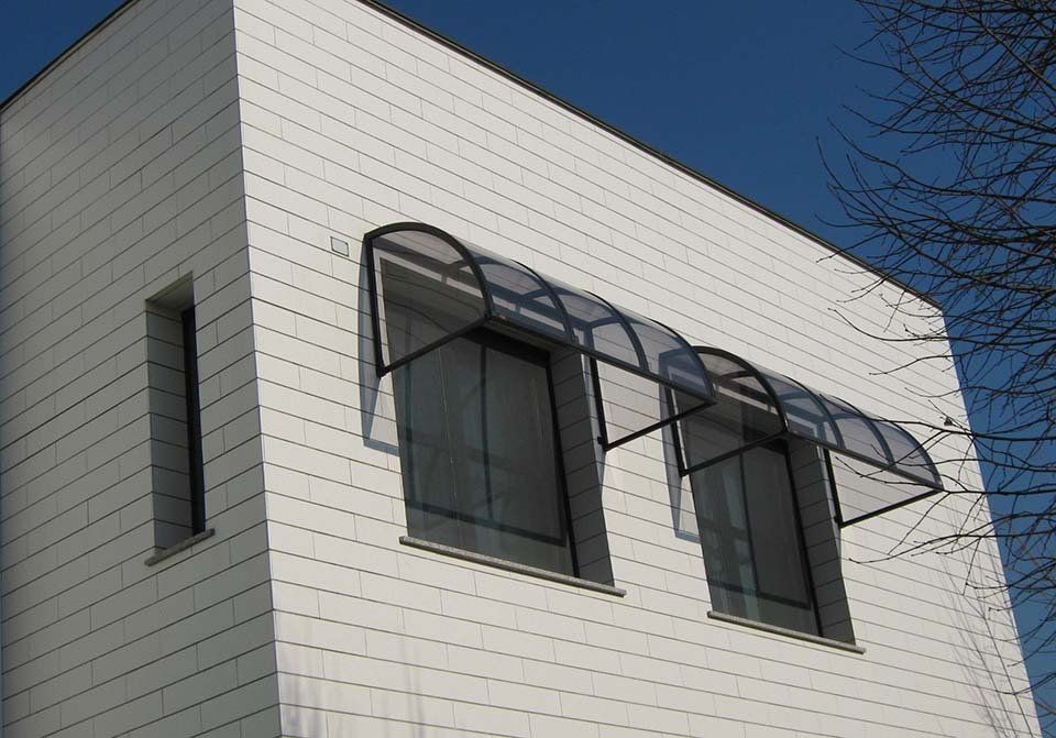 Pensilina su finestra